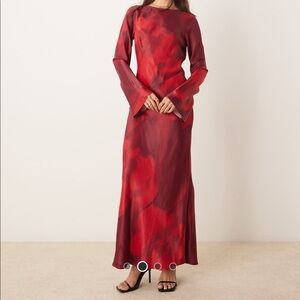 Backless long sleeve maxi dress